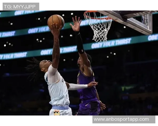 卡斯尔表现出色25分钟内高效砍下16分9助攻仅1次失误助力球队胜利